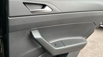 2026 Volkswagen 1.0 TSI Black Edition DSG Euro 6 5-door (Black) - Image: 42