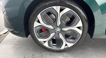 2026 Škoda Hatch vRS 2.0 TSI 265 PS DSG (Green) - Image: 38