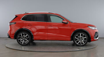 2025 Volkswagen ETSI MHEV R-Line DSG Euro 6 5-door (Red) - Image: 4