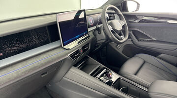 2026 Volkswagen TSI eHybrid 19.7kWh R-Line DSG Euro 6 5-door (Black) - Image: 2
