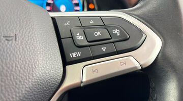 2021 Volkswagen 2.0 TDI Life DSG Euro 6 5-door (White) - Image: 25