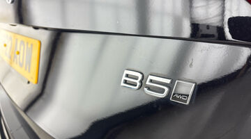 2022 Volvo 2.0 B5 MHEV R-Design Auto 4WD Euro 6 5-door (Black) - Image: 33