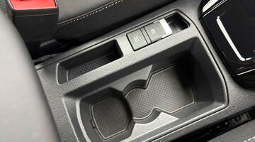 2025 Volkswagen 2.0 TDI R-Line DSG Euro 6 5-door (Silver) - Image: 24
