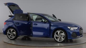 2026 Audi Sportback Black Edition TFSI 150 PS S tronic (Blue) - Image: 10