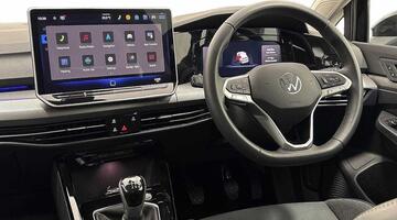 2025 Volkswagen TSI Style Euro 6 5-door (Black) - Image: 2