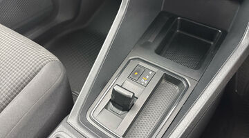 2022 Volkswagen 2.0 TDI C20 Commerce Plus DSG SWB Euro 6 5-door (White) - Image: 23