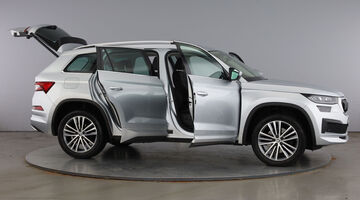 2023 Škoda 2.0 TSI Laurin & Klement DSG 4WD Euro 6 5-door (7 Seat) (Silver) - Image: 11