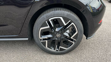 2026 Volkswagen 1.0 TSI Black Edition DSG Euro 6 5-door (Black) - Image: 31