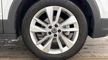 2026 Volkswagen 1.0 TSI Match Euro 6 5-door (Silver) - Image: 5