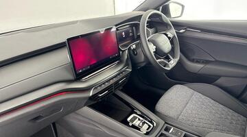2026 Škoda Hatch SportLine 1.5 TSI e-TEC 150 PS DSG (Silver) - Image: 2