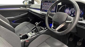 2025 Volkswagen TSI Style Euro 6 5-door (Black) - Image: 6