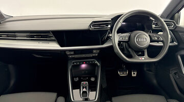 2025 Audi TFSIe 40 S line Sportback S Tronic Euro 6 5-door 17.9kWh (Black) - Image: 8