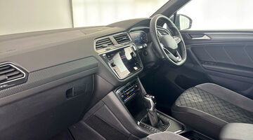 2023 Volkswagen TSI R-Line Edition DSG Euro 6 5-door (Grey) - Image: 2