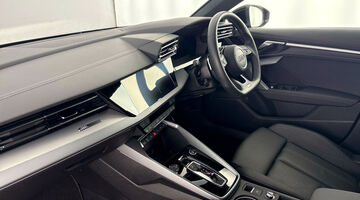 2025 Audi TFSIe 40 S line Sportback S Tronic Euro 6 5-door 17.9kWh (Black) - Image: 2