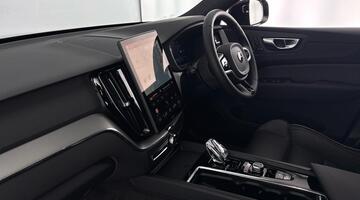 2025 Volvo 2.0 B5 MHEV Plus Black Edition Auto Euro 6 5-door (Black) - Image: 2