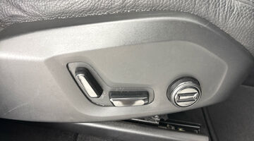 2021 Volvo 2.0 B5 MHEV Momentum Auto Euro 6 5-door (Silver) - Image: 19