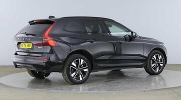 2025 Volvo 2.0 T6 18.8kWh Plus Auto Euro 6 5-door (Black) - Image: 3
