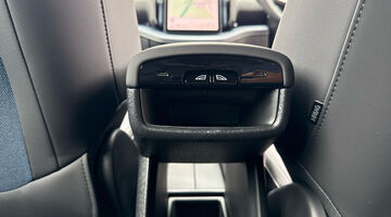 2026 Volvo P5 Long Range 69kWh Plus Auto 5-door (Black) - Image: 43