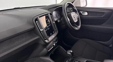 2021 Volvo T2 Momentum Core Euro 6 5-door (White) - Image: 2