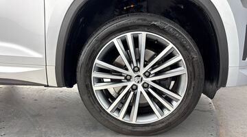 2023 Škoda 2.0 TSI Laurin & Klement DSG 4WD Euro 6 5-door (7 Seat) (Silver) - Image: 6