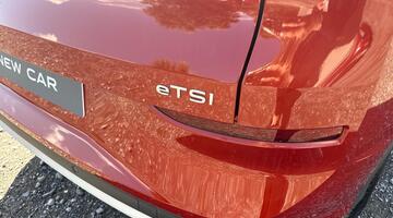 2026 Volkswagen New Life 1.5 eTSI 116 PS 7-speed DSG 5-door (Red) - Image: 22