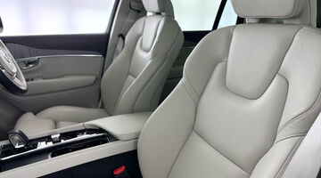 2024 Volvo 2.0h T8 18.8kWh Plus Edition Auto 4WD Euro 6 5-door (Grey) - Image: 40