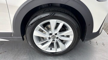 2026 Volkswagen 1.0 TSI Match DSG Euro 6 5-door (Grey) - Image: 5