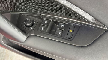 2026 Volkswagen ETSI MHEV Match DSG Euro 6 5-door (Red) - Image: 21