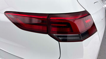 2021 Volkswagen 2.0 TDI Life DSG Euro 6 5-door (White) - Image: 28