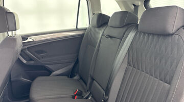 2023 Volkswagen TSI Life DSG Euro 6 5-door (White) - Image: 36