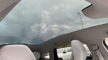 2025 Volvo Single Motor Extended Range 92kWh Ultra Saloon Auto 5-door (Silver) - Image: 36