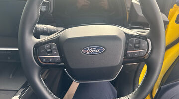 2026 Ford Standard Range 43kWh Premium Auto 5-door (Yellow) - Image: 30