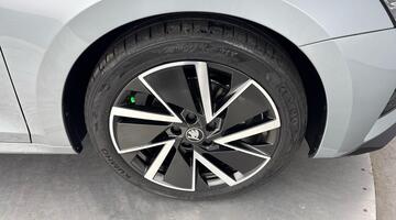 2026 Škoda Hatch SportLine 1.5 TSI e-TEC 150 PS DSG (Silver) - Image: 5