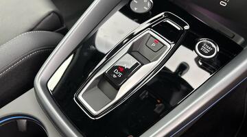2026 Audi Sportback Black Edition TFSI 150 PS S tronic (Red) - Image: 13