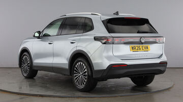 2026 Volkswagen ETSI MHEV Match DSG Euro 6 5-door (Silver) - Image: 3