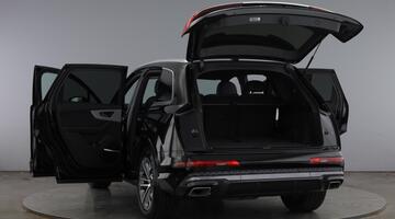 2026 Audi SUV S line TFSI quattro 340 PS tiptronic (Black) - Image: 11