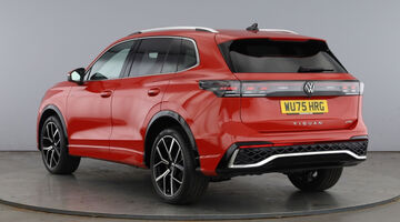 2025 Volkswagen ETSI MHEV R-Line DSG Euro 6 5-door (Red) - Image: 3