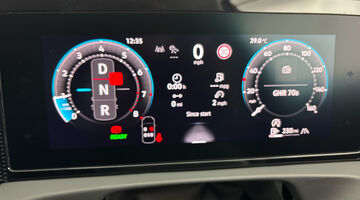 2026 Volkswagen ETSI MHEV Match DSG Euro 6 5-door (Black) - Image: 16