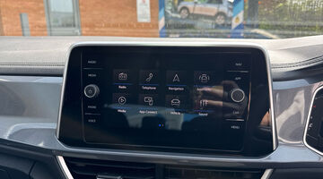 2025 Volkswagen TSI Style Euro 6 5-door (Black) - Image: 8