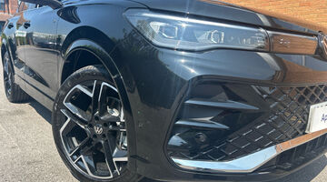 2026 Volkswagen 2.0 TDI R-Line DSG Euro 6 5-door (Black) - Image: 12