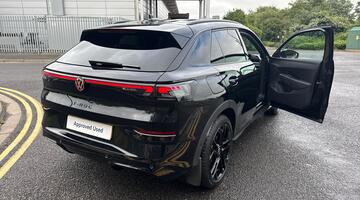 2026 Volkswagen ETSI MHEV R-Line DSG Euro 6 5-door (Black) - Image: 28