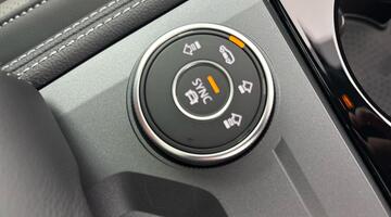 2026 Volkswagen Black Edition 3.0 TDI 4MOTION 286 PS 8-Speed Tiptronic 5-door (Black) - Image: 13
