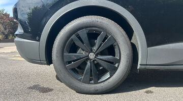 2026 Volkswagen Pro 77kWh Black Edition Auto 5-door (Black) - Image: 5