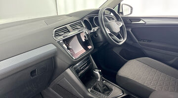 2023 Volkswagen TSI Life DSG Euro 6 5-door (White) - Image: 2