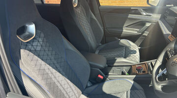 2026 Volkswagen 2.0 TDI R-Line DSG Euro 6 5-door (Black) - Image: 15