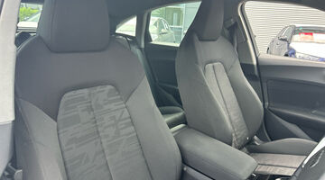 2026 Audi Technik e-hybrid quattro 299 PS S tronic (White) - Image: 13