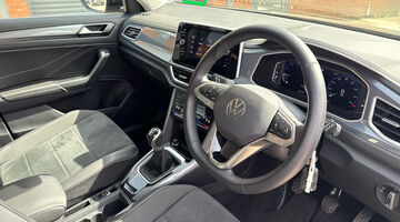 2025 Volkswagen TSI Style Euro 6 5-door (Black) - Image: 31