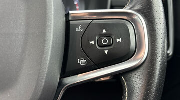 2020 Volvo 2.0 T5 R-Design Auto Euro 6 5-door (Red) - Image: 18