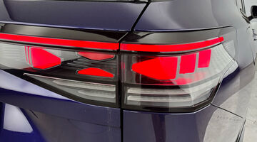 2026 Volkswagen 2.0 TSI R-Line DSG 4Motion Euro 6 5-door (Purple) - Image: 32