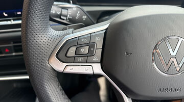 2024 Volkswagen ETSI MHEV R-Line DSG Euro 6 5-door (Black) - Image: 32